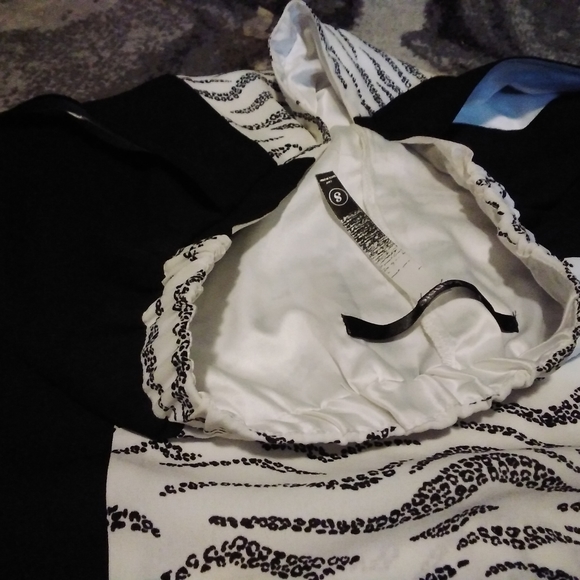 Kensie Sz Sm Zebra Print Back Split Maxi Skirt - Picture 5 of 7